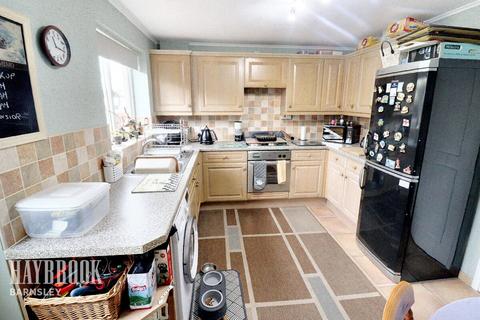 8 Falcon Knowle Ing, Darton, Barnsley, S75 5RB