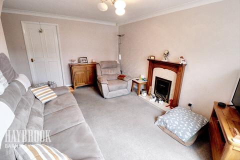 8 Falcon Knowle Ing, Darton, Barnsley, S75 5RB