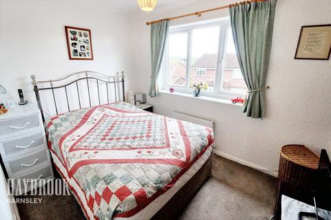 8 Falcon Knowle Ing, Darton, Barnsley, S75 5RB