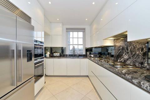 4 bedroom flat for sale, Circus Road, London, NW8