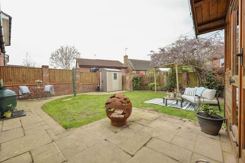 3 bedroom detached house for sale, Perryfields, Burgess Hill, RH15