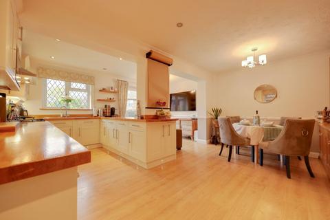 3 bedroom detached house for sale, Perryfields, Burgess Hill, RH15