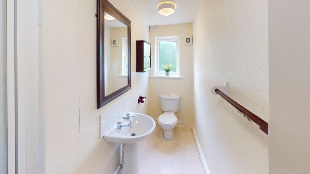 38-Cromwell-Street-Bathroom 1