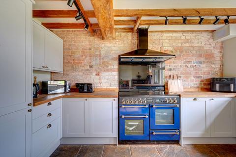 3 bedroom barn conversion for sale, Abbots Lench, Abbots Court, WR11
