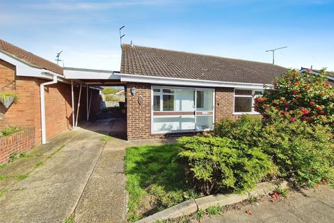 2 bedroom bungalow for sale, Sussex Close, SS8