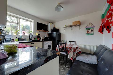 1 bedroom ground floor flat for sale, Mill Road, Burgess Hill, RH15