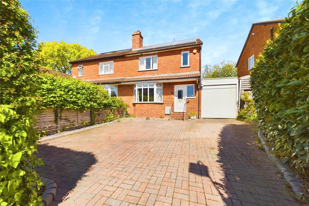 Armour Hill, Tilehurst, Reading... 4 bed semidetached house for sale