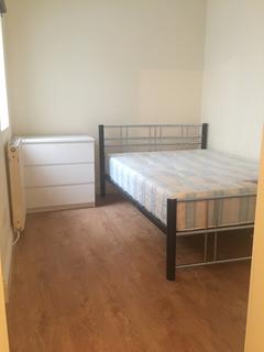 2 bedroom flat to rent, Russell Gardens, London W14