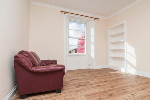2 bedroom flat to rent, 1744L – Buccleuch Street, Edinburgh, EH8 9LS