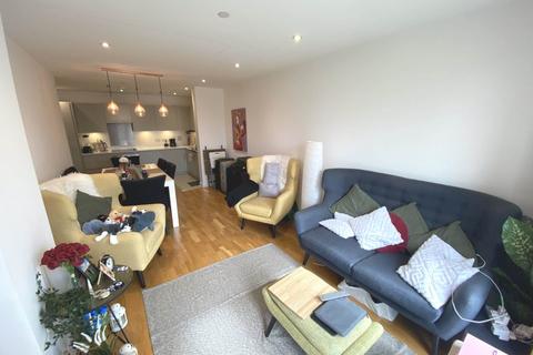 2 bedroom flat to rent, Brook Road, Borehamwood