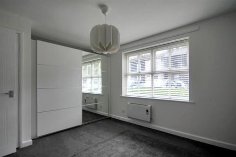 2 bedroom ground floor flat to rent, Old Quay Street, Runcorn, WA7 1SG