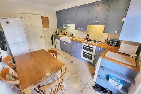 2 bedroom flat for sale, Bournemouth