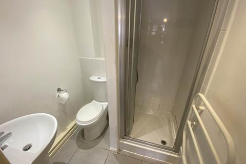32 The Fairways, Royton, Oldham, OL2 6GD