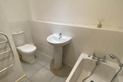 32 The Fairways, Royton, Oldham, OL2 6GD