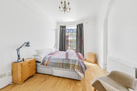 2 bedroom flat for sale, Highbury Crescent, Highbury, N5