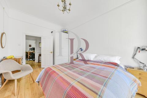 8c Highbury Crescent, London, N5 1RN