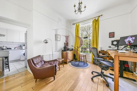 8c Highbury Crescent, London, N5 1RN