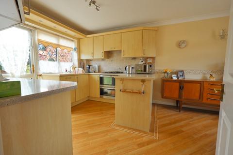 3 bedroom detached house for sale, Lillywhite Close, Burgess Hill, RH15