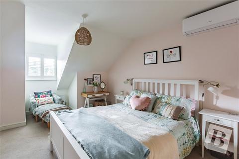4 Constable Mews, Upminster, RM14 3BH
