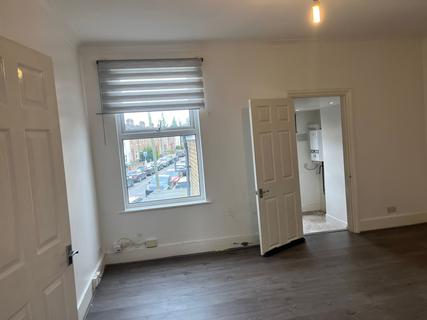 1 bedroom flat to rent, Lancaster Road, Enfield EN2