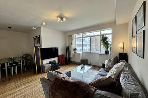 2 bedroom apartment to rent, Upper Richmond Road, London SW15