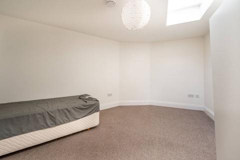 2 bedroom flat to rent, London Road, Plaistow, London, E13