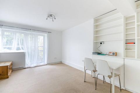 2 bedroom flat to rent, Esher Gardens, Wimbledon Common, London, SW19