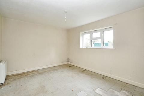 1 bedroom flat for sale, 2 Halls Court, Stoney Stanton, Leicester, Leicestershire, LE9 4TJ