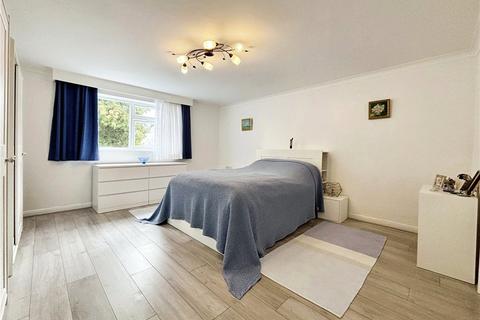 2 bedroom apartment for sale, Warner Court, Northlands Drive, Winchester