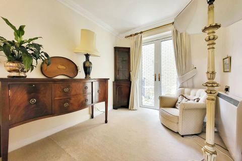 2 bedroom flat for sale, Racefield Road, Altrincham, Greater Manchester, WA14