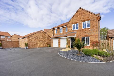 5 bedroom detached house for sale, Jean Revill Close, Saxilby, Lincoln, Lincolnshire, LN1