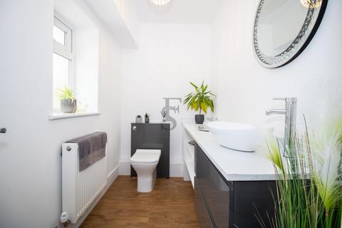 12 Beeby Road, Scraptoft, Leicester, LE7 9SG