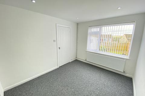 3 bedroom semi-detached house to rent, Broadmead, Killay, Swansea, SA2