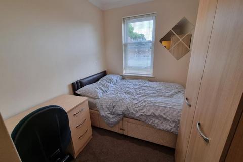 2 bedroom flat to rent, Avenue Road, Leamington Spa CV31
