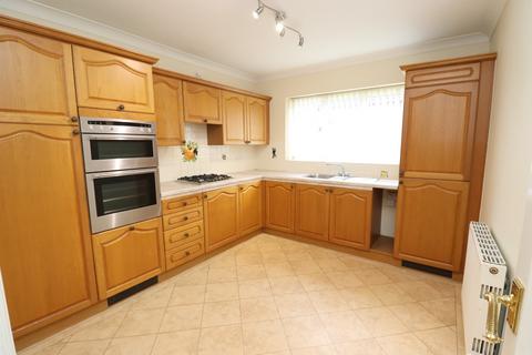 19 Fox Road, Street, BA16 0PZ