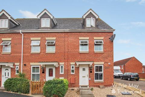3 bedroom end of terrace house for sale, Griffen Close, Bridgwater, Somerset TA6
