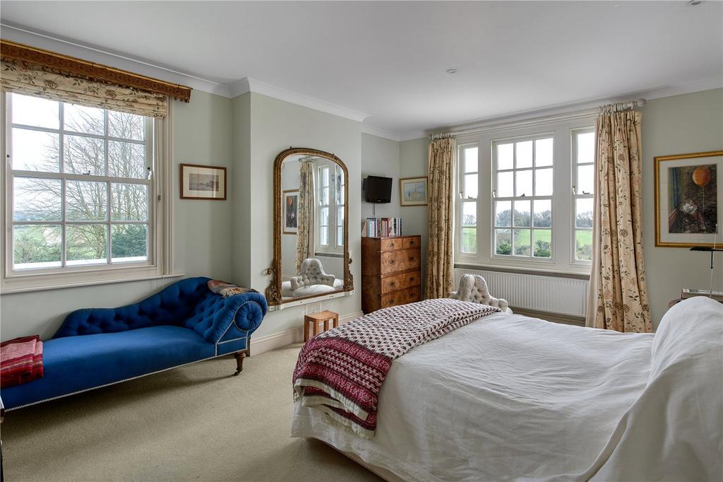 Principal bedroom
