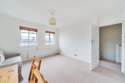 146b East End Road, London, N2 0RY