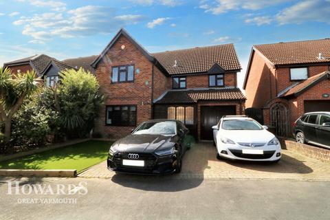 4 bedroom detached house for sale, Prince of Wales Road, Caister-on-Sea