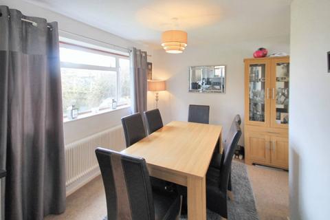 3 bedroom detached house to rent, Hayesford Park Drive, Bromley BR2