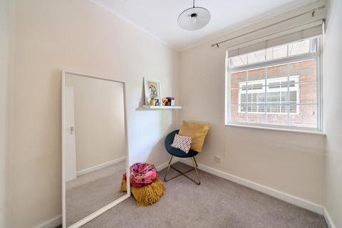 2 bedroom flat for sale, Cranes Park,  Surbiton,  KT5