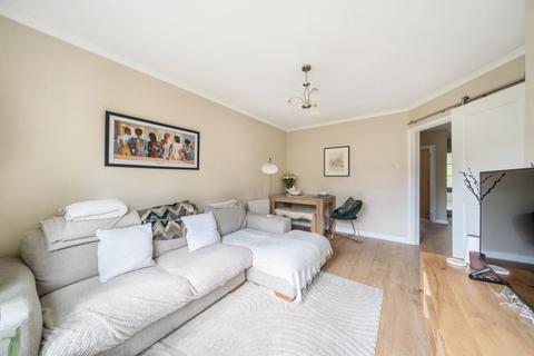 2, Walmers Court Cranes Park, Surbiton, KT5 8AQ