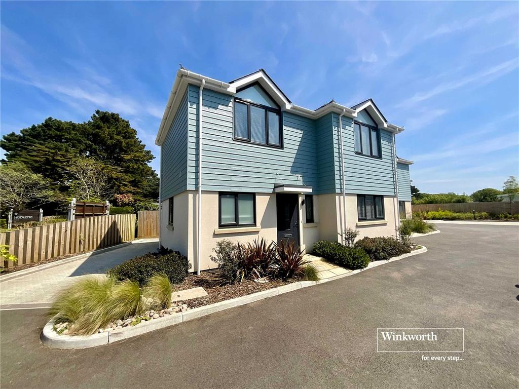 Bure Brook Mews, Highcliffe, BH23 3 bed detached house for sale £520,000