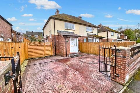 2 bedroom semi-detached house for sale, Cromwell Avenue, Blaydon, Blaydon-on-Tyne, Tyne and wear, NE21 4RG
