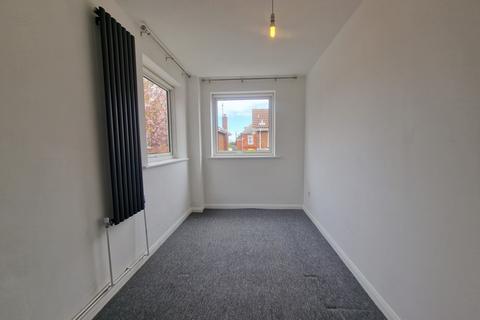 2 bedroom flat to rent, London Road, Deal, CT14
