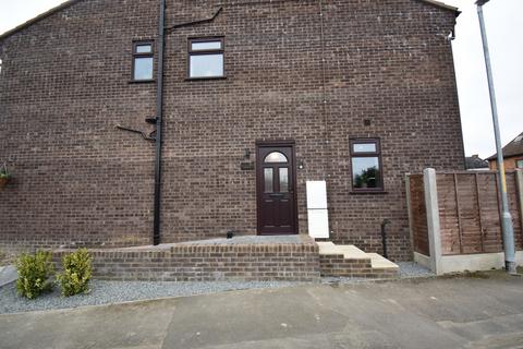 2 bedroom end of terrace house to rent, Panters Swanley BR8