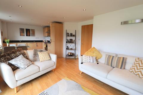 2 bedroom flat to rent, Roker Lane, Pudsey, West Yorkshire, LS28