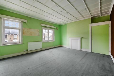 3 bedroom apartment for sale, Queenstown Road, Battersea , London , SW8