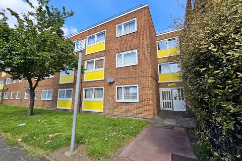 1 bedroom flat for sale, Cape Close, Barking, IG11