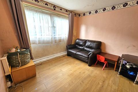 1 bedroom flat for sale, Cape Close, Barking, IG11